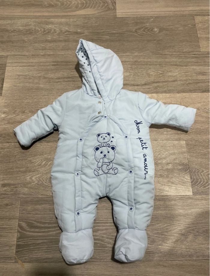 grosse combinaison bleu bébé 1 mois