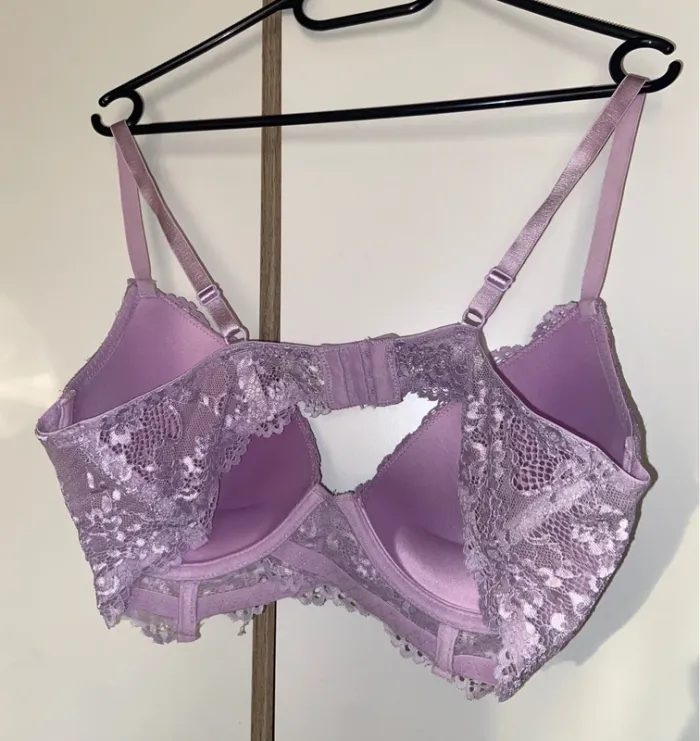 Soutien gorge violet - photo numéro 2