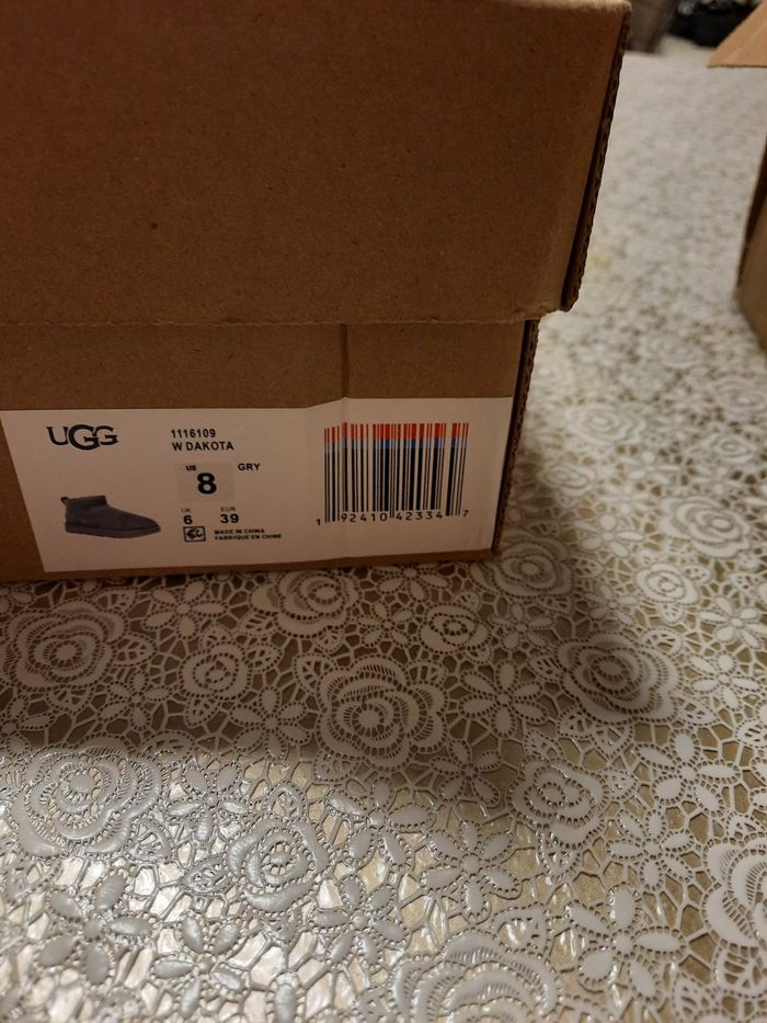 Paire de UGG - photo numéro 3