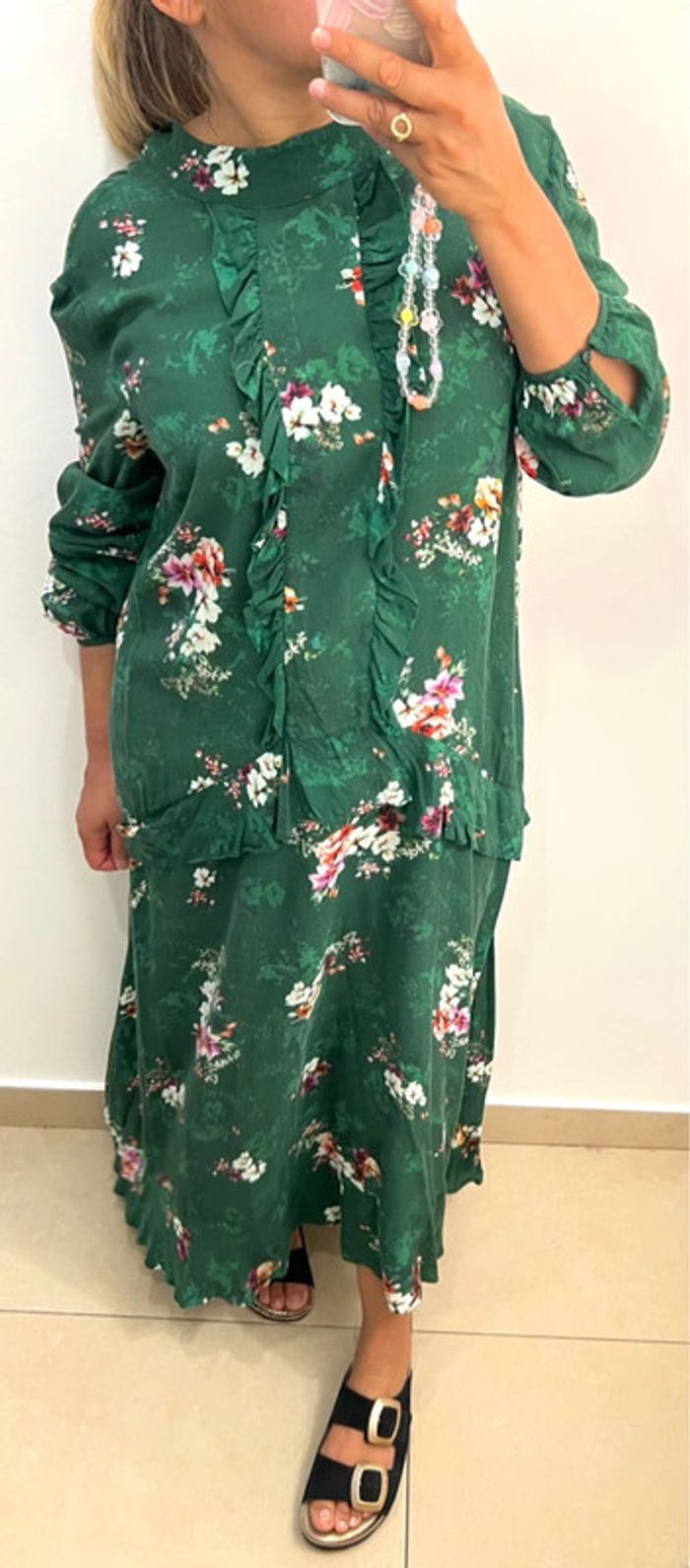 🌿Robe longue à fleurs avec volant Taille M - photo numéro 3