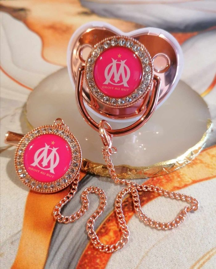 Sucette tétine olympique de Marseille rose gold