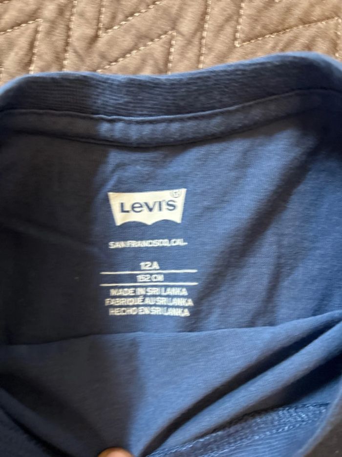 TEE shirt Levîs en 12 ans - photo numéro 3