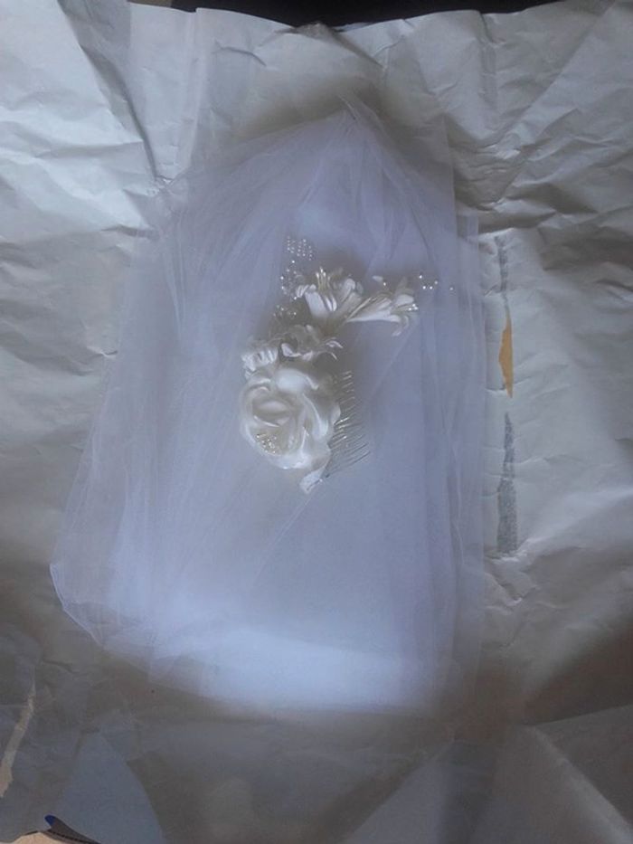 robe de mariee (34 cm la taille) - photo numéro 3