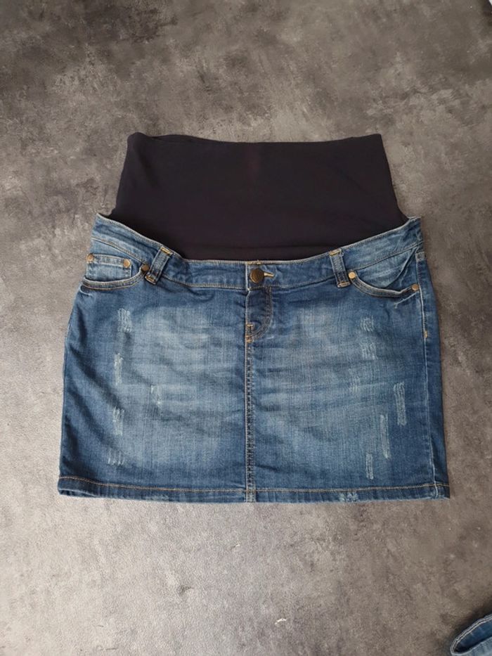 Lot 2 jupes de grossesse en jeans taille 40 très bon état - photo numéro 2