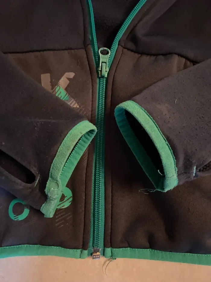Veste coupe vent 7-8 ans - photo numéro 4