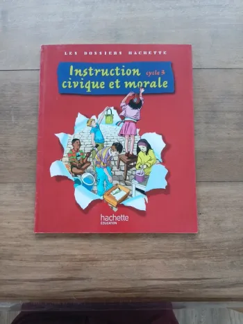 Les dossiers hachette instruction civique et morale cycle 3