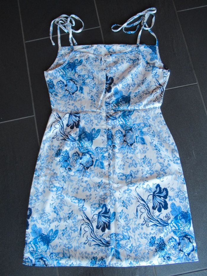 Robe à imprimé floral à épaule nouée L ou 40 / 42 neuve - photo numéro 4