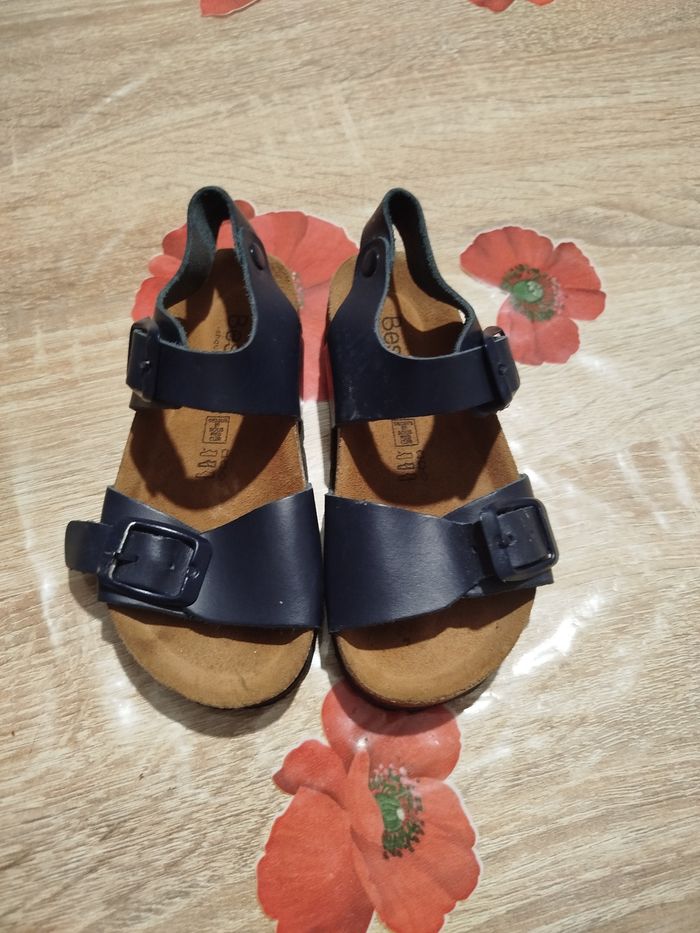 Nue pieds sandales
