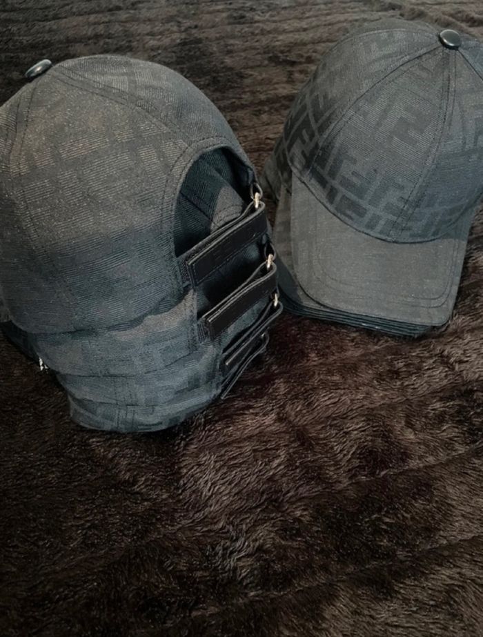 Casquette Fendi noir neuf - photo numéro 4