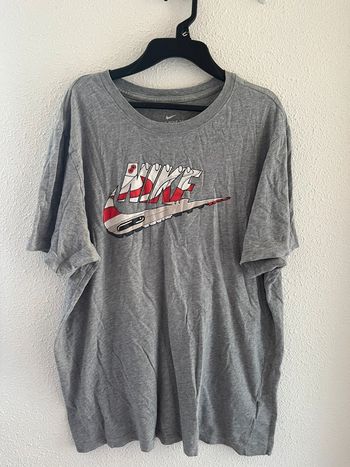 T-shirt Nike Taille 40-L 💫