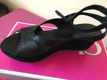 Sandales / nus pieds compensés en cuir état neuf