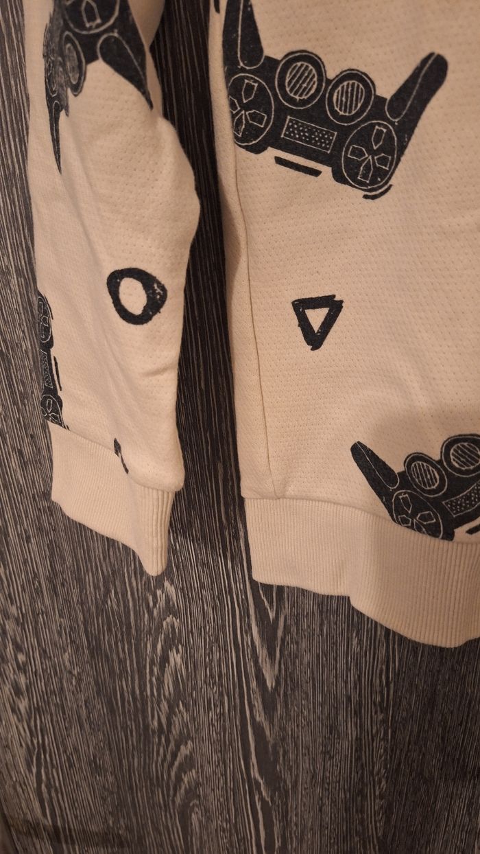 Sweat écru imprimé manettes de jeu noir - photo numéro 5