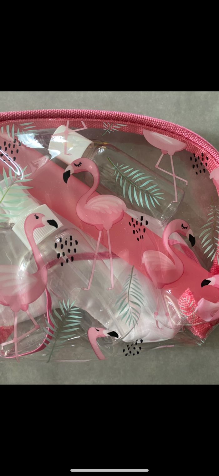 Trousse flamant rose avec Kit de voyage cabine - photo numéro 4