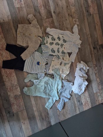 Lot vêtements bébé
