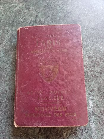 Livre vintage paris par arrondissement