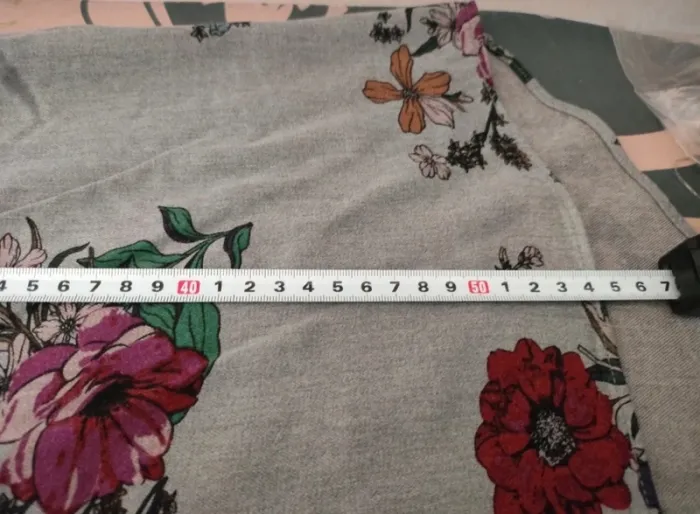 👕blouse fleurie gris - Yessica- très bon état général - taille 38 - photo numéro 4
