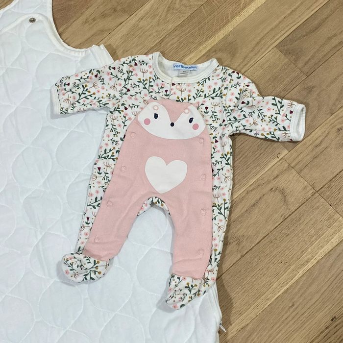 Lot naissance (gigotteuse et pyjama) - photo numéro 2