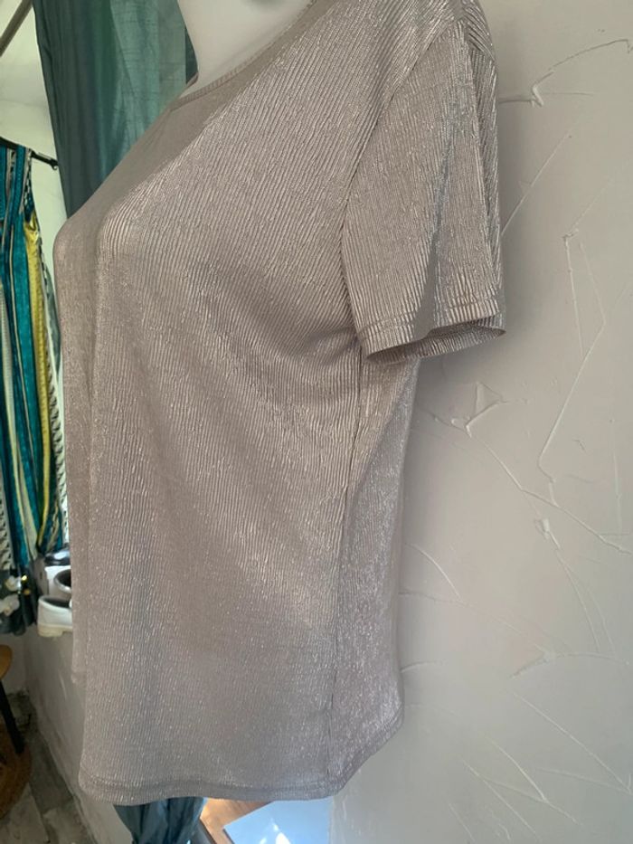 Tee shirt taille 38 beige brillant - photo numéro 4