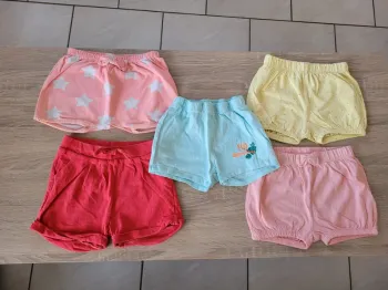 Lot de 5 shorts fille en 18 mois