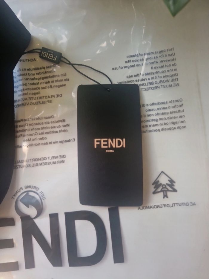 Casquette Fendi - photo numéro 2