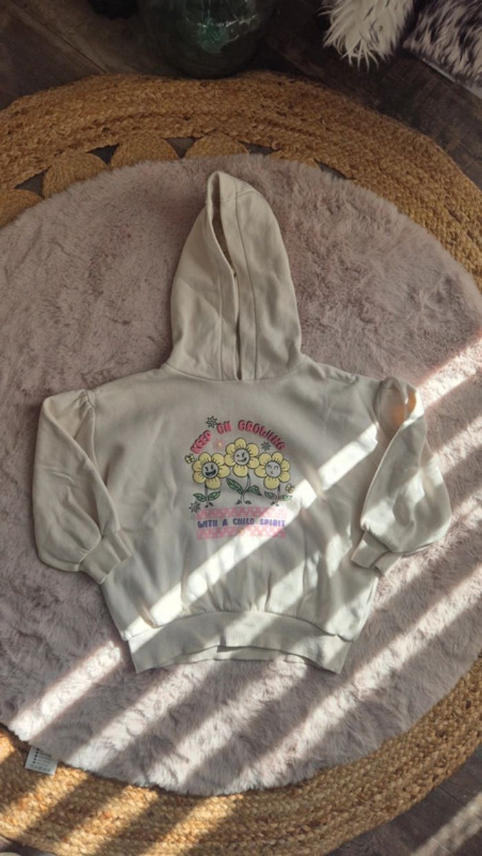 Sweat à capuche style flower power Kiabi 🌻 4 ans