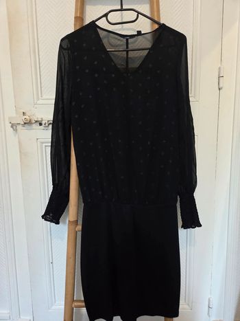 Robe noir et dentelle