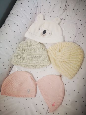 Lot bonnets naissance