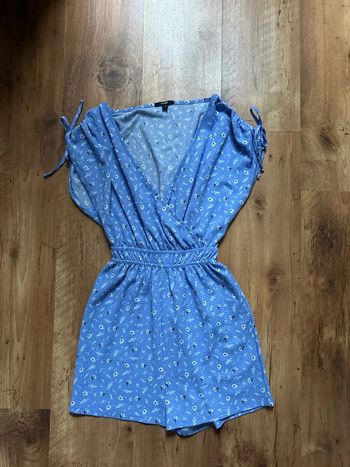 Combinaison short fleurie neuve - taille Xs