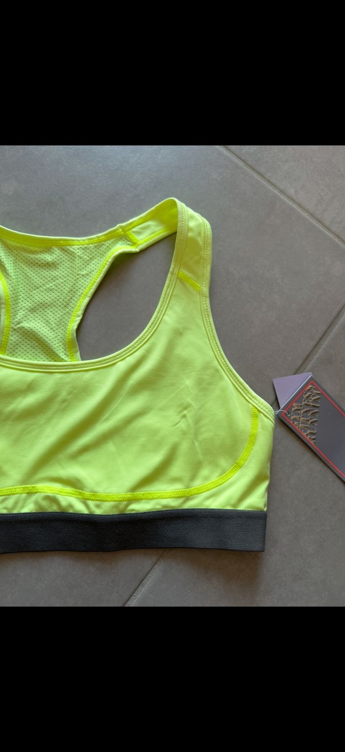 Brassière de sport femme Taille 44/46 - photo numéro 4
