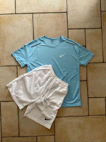 Ensemble running style Nike - Bleu clair et blanc