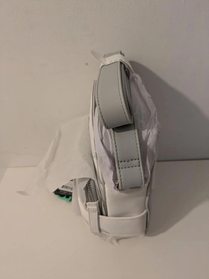 Sac à bandouliere Loungefly Baymax - photo numéro 4