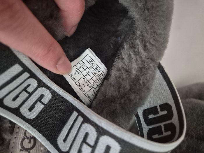 Pantoufles ugg - photo numéro 4