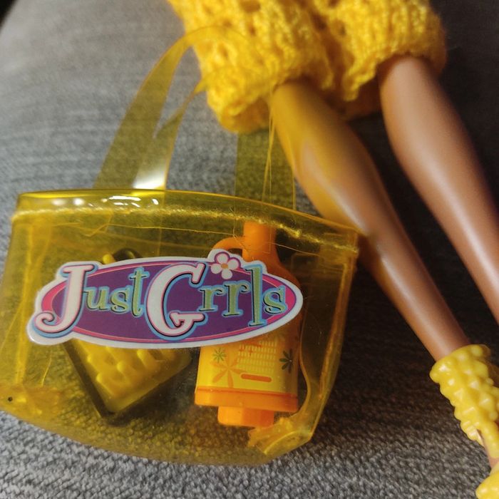 Vêtements pour Barbie 3+1€. - photo numéro 9