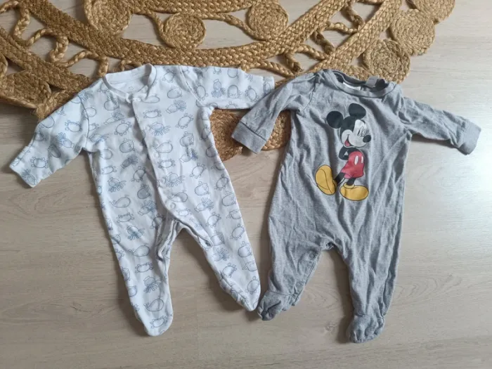 2 pyjamas 1 mois