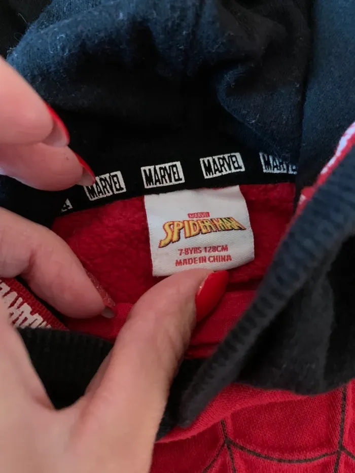 Pull avec capuche Spiderman taille 8 ans - photo numéro 5
