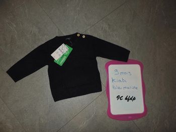 pull kiabi taille 9 mois neuf