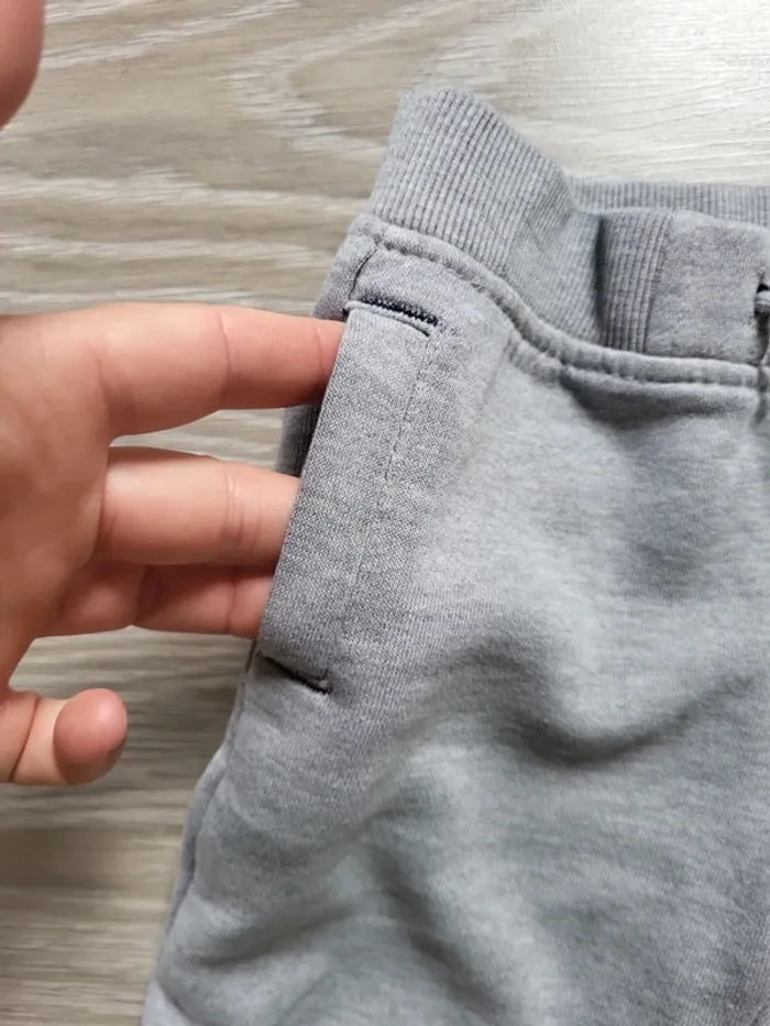 Lot 2 joggings - photo numéro 6