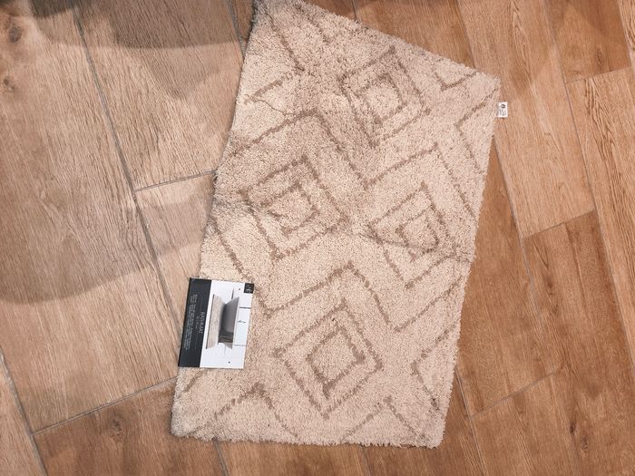 Tapis salle de bain neuf