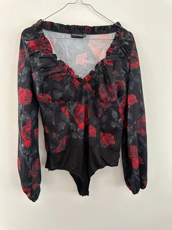 Body à fleurs noir et rouge Pretty Little Thing T38 M