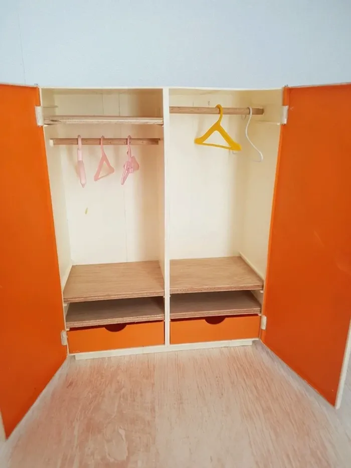 Chambre Barbie vintage lit et armoire - photo numéro 18