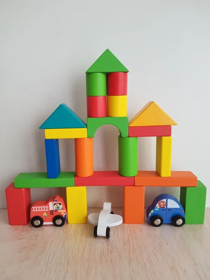 Voitures Auzou, totem et blocs de construction en bois - photo numéro 13