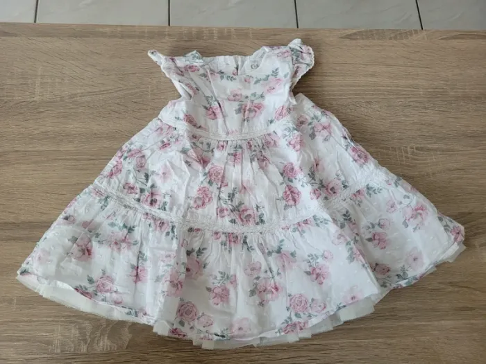 Lot de 2 robes en 9 mois - photo numéro 2