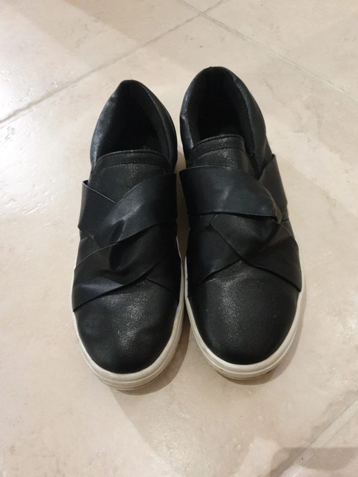 Chaussures noir brillante