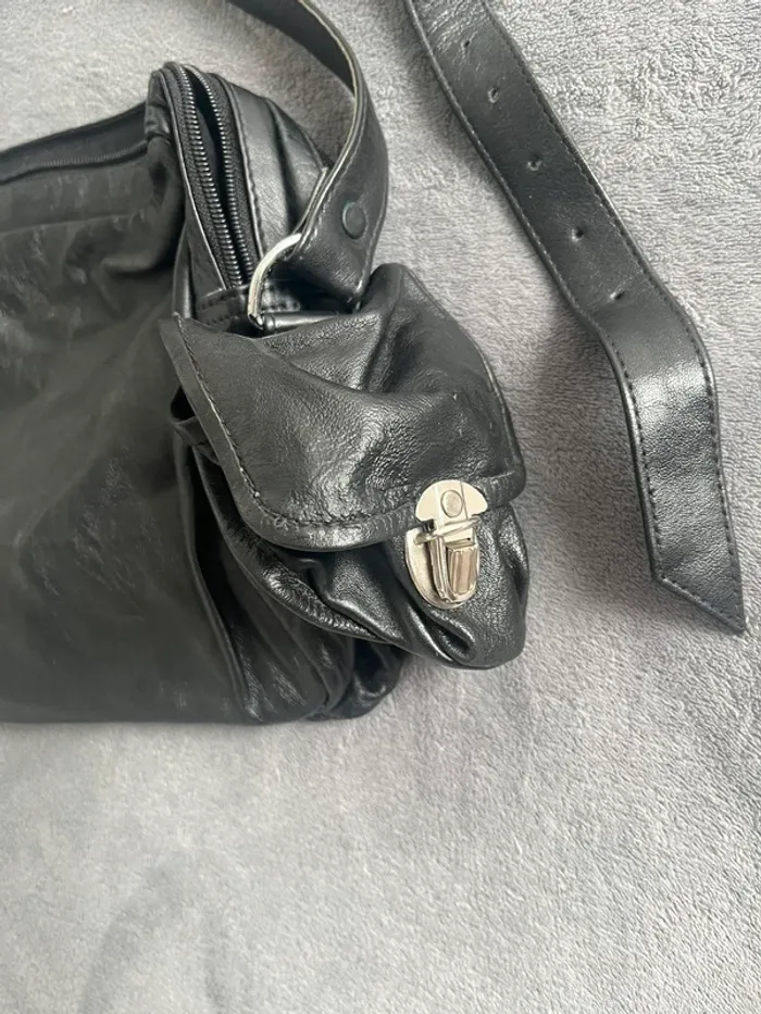 Sac besace vintage noir effet cuir souple – Style Y2K casual rétro - photo numéro 2
