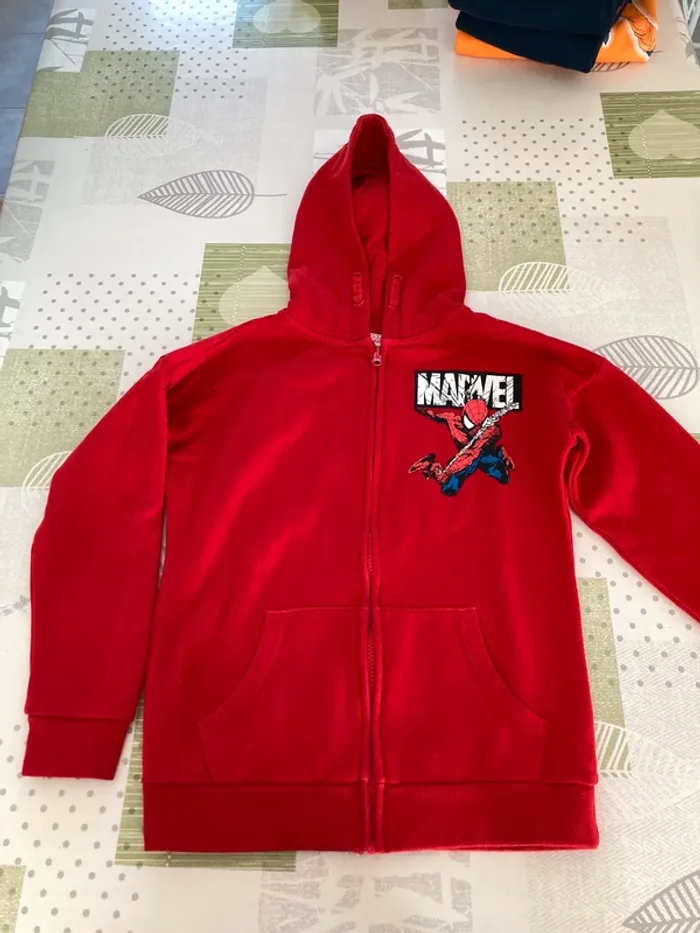 Sweat Marvel en taille 10 ans (140 cm)