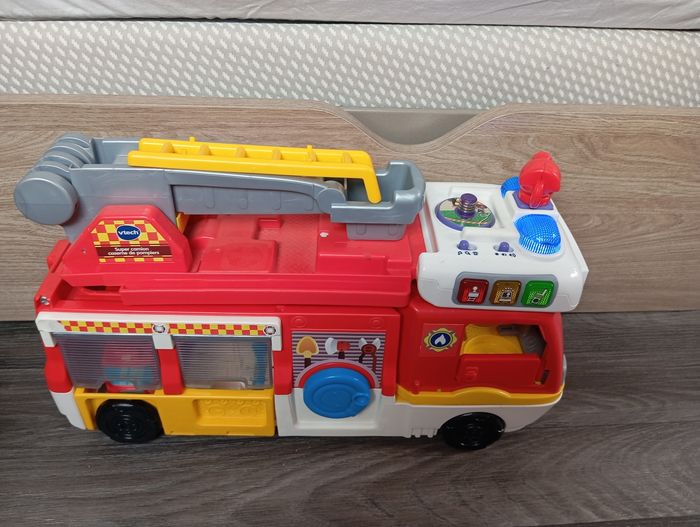 Camion caserne de pompiers - photo numéro 10