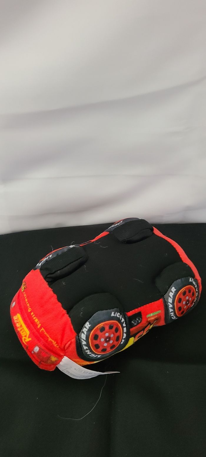 peluche voiture cars rust-eze disney - photo numéro 4