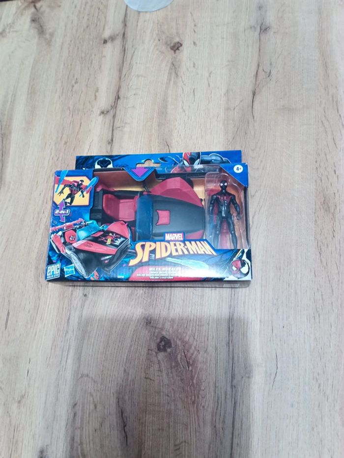 Jouet spiderman bolide de course
