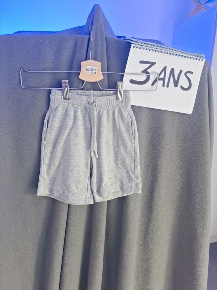 Short Kiabi 3 ans