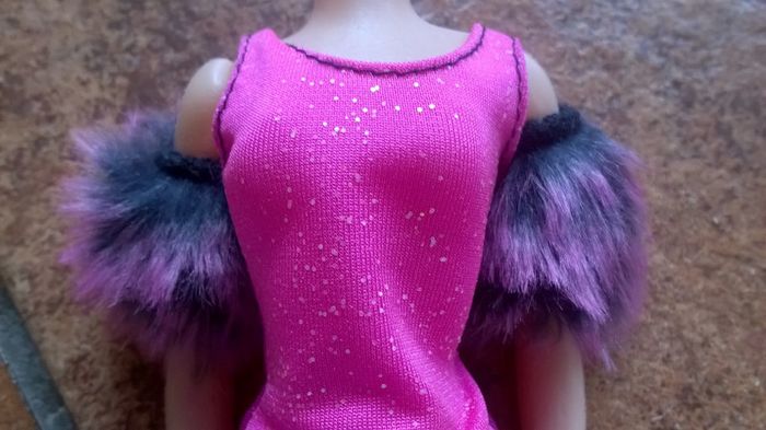 lot de 3 vêtements barbie thème fashion